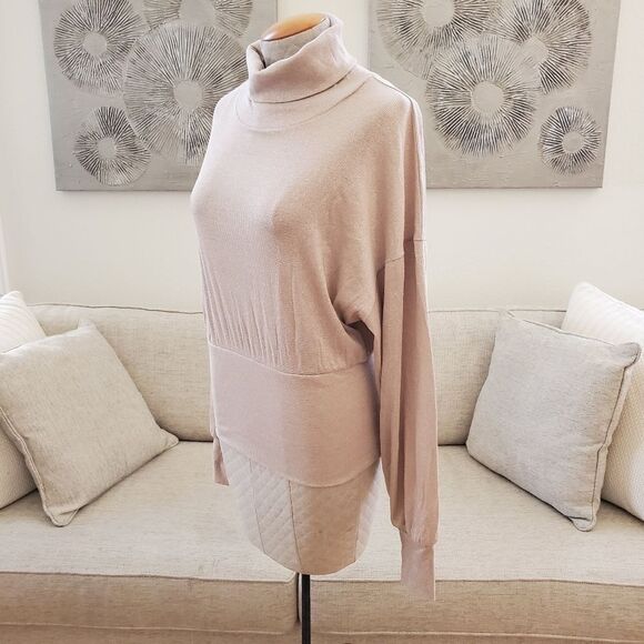 ✨ FREE PEOPLE ✨ Glam Metallic Shimmer Turtleneck Sweater - [Medium in Champagne] - Picture 7 of 13